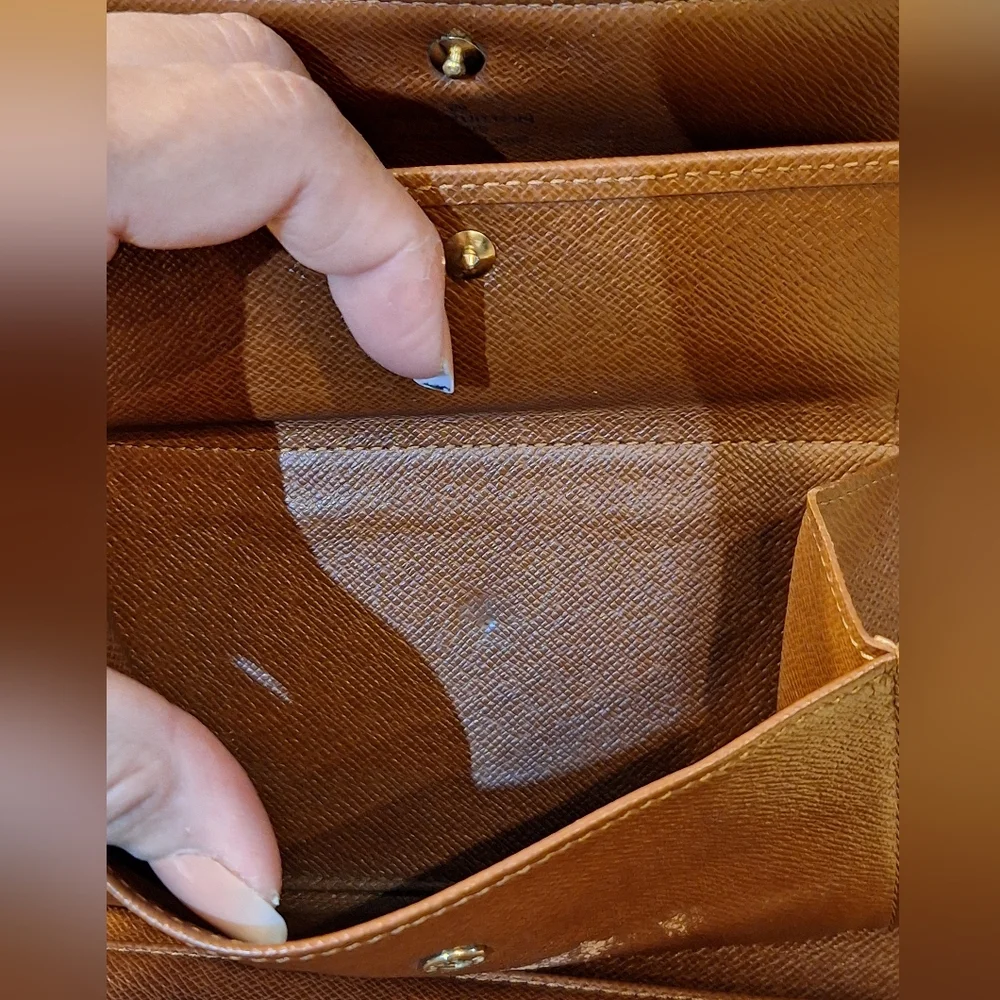 Louis Vuitton Vintage Monogram Wallet - Picture 11 of 13